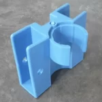 Supporto in plastica blu per fermapiedi di trabattelli, progettato per sicurezza e stabilità