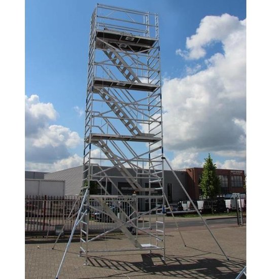 Trabattello-con-scala-interna-di-8-metri-trabattelli-store