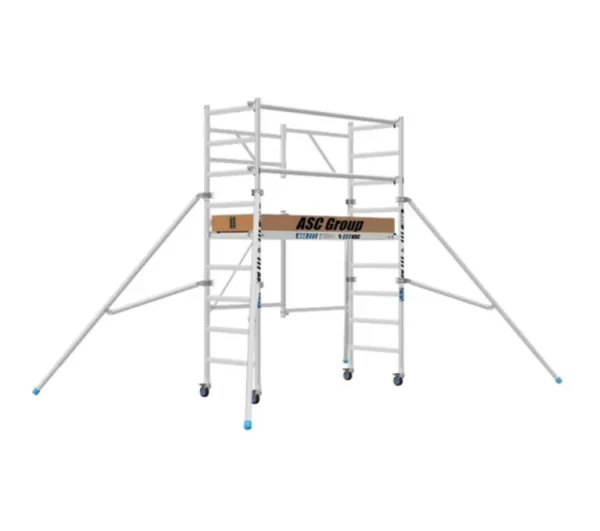 Trabattello da interno ASC A-Line, struttura modulare in alluminio con stabilizzatori e piattaforma con botola.